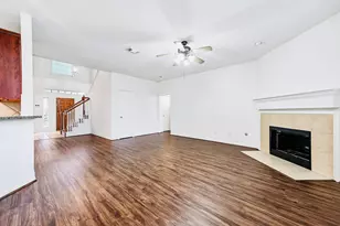 2032 Creek Shore Ln, Pearland, TX 77581 - Photo 9