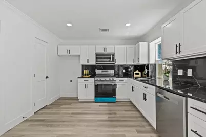 3907 Club Valley Drive, Houston, TX 77082 - Photo 11