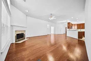 11 Griffin Hill Ct, The Woodlands, TX 77382 - Photo 11