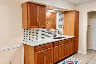2301 Williams Dr, La Marque, TX 77568 - Photo 5