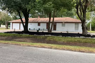 2301 Williams Dr, La Marque, TX 77568 - Photo 1