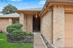 16315 Leamington Ln, Houston, TX 77095 - Photo 3