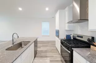 10415 Hadley Pk Trl, Houston, TX 77051 - Photo 9