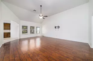 961 Wannan Ln, Conroe, TX 77301 - Photo 5
