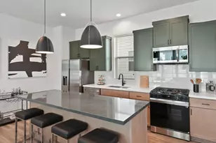 4832 Pinemont Dr, Houston, TX 77092 - Photo 9