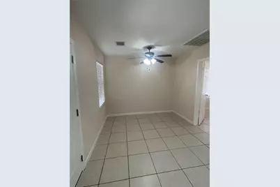 1103 Westford Street #1/2, Houston, TX 77022 - Photo 7