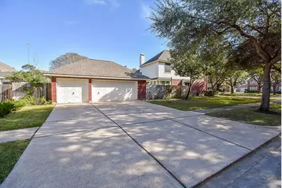 2810 Grassy Knoll Court, Sugar Land, TX 77478 - Photo 3