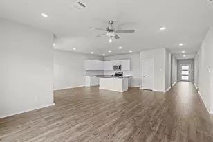 1942 Stargazer Ln, Angleton, TX 77515 - Photo 9