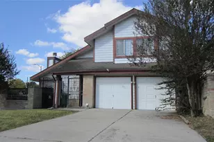 12122 Kemerton Dr, Houston, TX 77099 - Photo 1