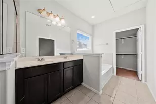 13427 Hawick Terrace Ln, Houston, TX 77048 - Photo 7