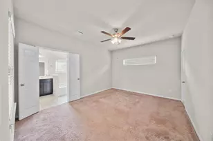 13427 Hawick Terrace Ln, Houston, TX 77048 - Photo 5