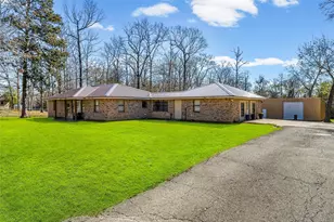 431 Ridgewood Dr, Shepherd, TX 77371 - Photo 1