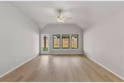 1040 Shoal Creek Trail, Conroe, TX 77304 - Photo 9