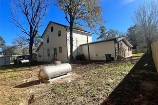 10811 River Oaks Dr, Conroe, TX 77385 - Photo 9