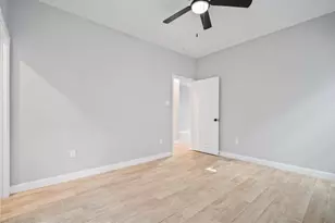 4506 Phlox St, Houston, TX 77051 - Photo 5