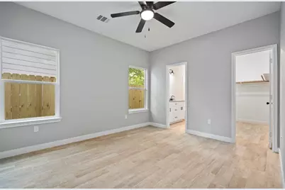 4506 Phlox Street #B, Houston, TX 77051 - Photo 7