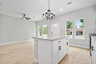 4506 Phlox St, Houston, TX 77051 - Photo 3