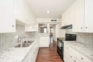 5230 Arboles Dr, Houston, TX 77035 - Photo 11