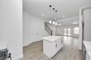 4407 Mallow St, Houston, TX 77051 - Photo 9