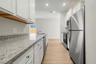 8212 Burnt Orchid Dr, Houston, TX 77016 - Photo 5