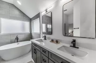 75 Autumn Branch Dr, The Woodlands, TX 77382 - Photo 11