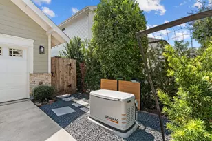 1321 Chamboard Ln, Houston, TX 77018 - Photo 35