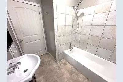 502 E Church Street, El Campo, TX 77437 - Photo 11