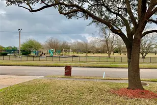 3815 Beacons View Ln, Friendswood, TX 77546 - Photo 31