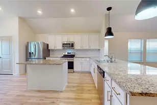 2526 Blazing Star Dr, Fulshear, TX 77423 - Photo 5