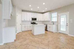 815 Robins Way, Stafford, TX 77477 - Photo 11