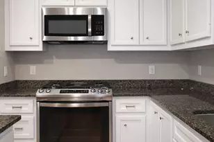 11605 Main Ash Dr, Houston, TX 77025 - Photo 9