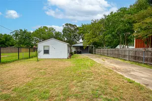 118 4th St, Dickinson, TX 77539 - Photo 1