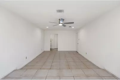 6615 Vera Jean Drive, Houston, TX 77088 - Photo 17