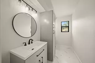 3010 Manila Ln, Houston, TX 77043 - Photo 17