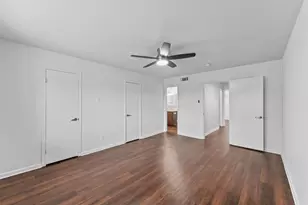 11515 Burdine St, Houston, TX 77035 - Photo 17