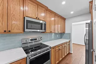 11515 Burdine St, Houston, TX 77035 - Photo 9