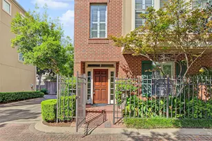 2188 Bancroft St, Houston, TX 77027 - Photo 3