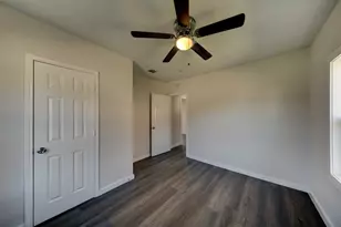 210 S Magnolia St, Highlands, TX 77562 - Photo 19