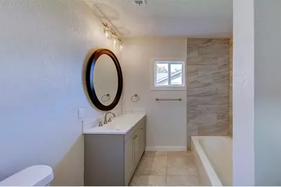 210 S Magnolia Street, Highlands, TX 77562 - Photo 15