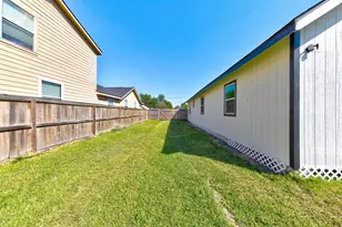 210 S Magnolia St, Highlands, TX 77562 - Photo 25