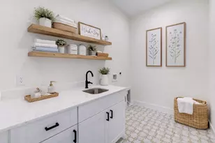 6135 Pacific Frst Dr, Houston, TX 77091 - Photo 29