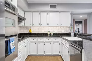 11521 Riverview Dr, Houston, TX 77077 - Photo 9