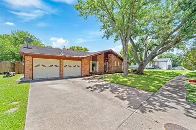 5123 Shady Oaks Lane, Friendswood, TX 77546 - Photo 1