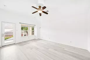 18431 W Laura Shore Dr, Cypress, TX 77433 - Photo 27