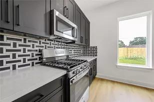9007 Noel St, Houston, TX 77033 - Photo 9