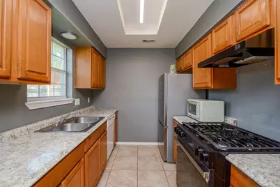 8607 Crystal Cove Court, Houston, TX 77044 - Photo 11