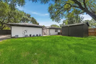 2302 Chimney Rock Rd, Houston, TX 77056 - Photo 23