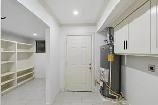 2302 Chimney Rock Rd, Houston, TX 77056 - Photo 21