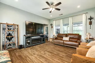 613 Winchester Trail, Angleton, TX 77515 - Photo 9