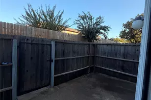 7637 Cambridge St, Houston, TX 77054 - Photo 9